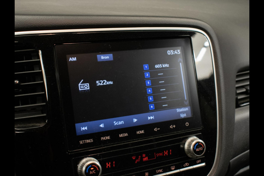 Mitsubishi Outlander 2.4 PHEV Sport (APPLE CARPLAY,NAVI,CAMERA,CLIMATE,CRUISE,STOELVERWARMING,LED,GETINT,TREKHAAK,LM VELGEN)