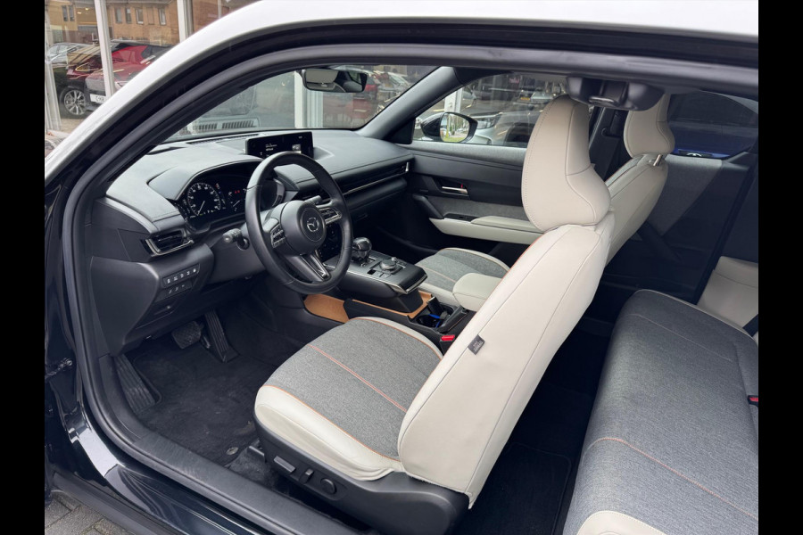 Mazda MX-30 e-SkyActiv R-EV 170pk Makoto | Geheugenfunctie, Bose, 360 Camera, Dodehoekherkenning, Stoel + Stuurverwarming, HUD