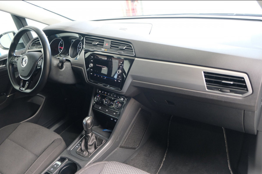 Volkswagen Touran 2.0 TDI 150 PK DSG > Grijskenteken < - Airco, Cruise, PDC.