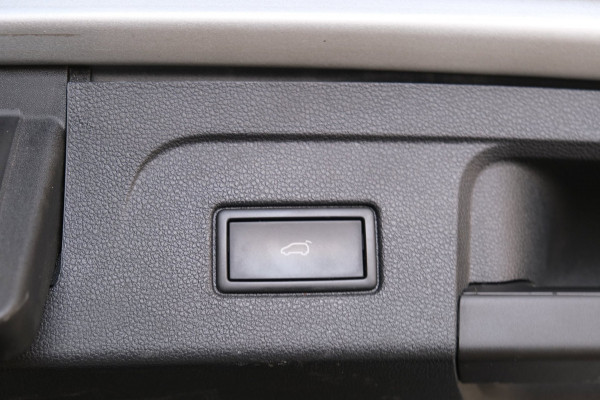 Volkswagen Touran 2.0 TDI 150 PK DSG > Grijskenteken < - Airco, Cruise, PDC.