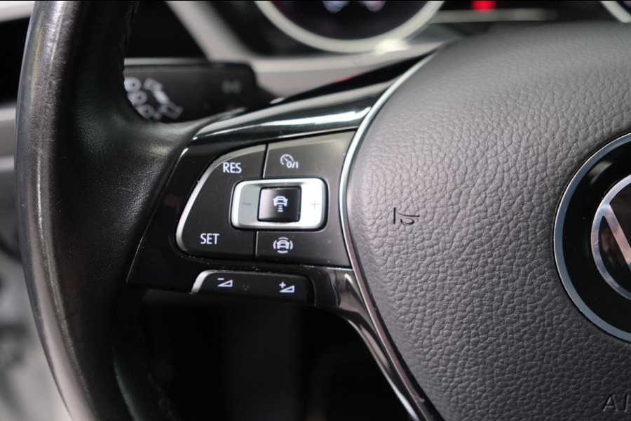 Volkswagen Touran 2.0 TDI 150 PK DSG > Grijskenteken < - Airco, Cruise, PDC.