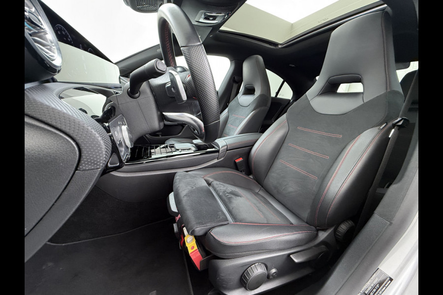 Mercedes-Benz CLA-Klasse 250e AMG // Panoramadak // Nightpakket // Sfeerverlichting // Carplay // Camera // Keyless // MultiBeam