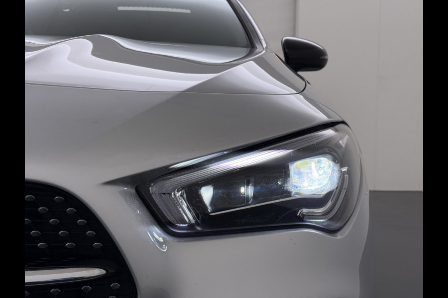 Mercedes-Benz CLA-Klasse 250e AMG // Panoramadak // Nightpakket // Sfeerverlichting // Carplay // Camera // Keyless // MultiBeam