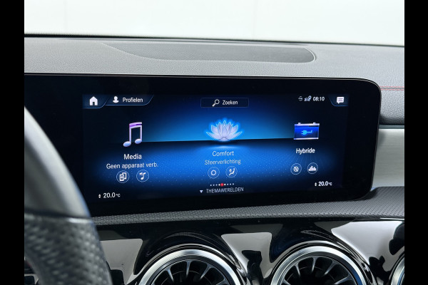Mercedes-Benz CLA-Klasse 250e AMG // Panoramadak // Nightpakket // Sfeerverlichting // Carplay // Camera // Keyless // MultiBeam