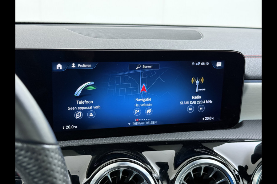 Mercedes-Benz CLA-Klasse 250e AMG // Panoramadak // Nightpakket // Sfeerverlichting // Carplay // Camera // Keyless // MultiBeam