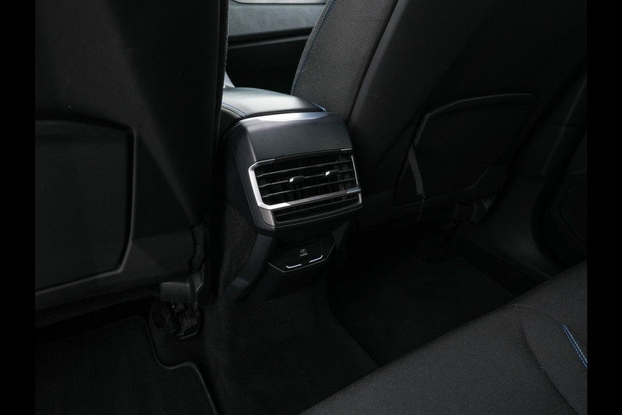 Lynk & Co 01 1.5 (Plug-In) (INCL-BTW) Aut. *PANO | FULL-LED | ADAPTIVE-CRUISE | MICROFIBRE | BLIND-SPOT | MEMORY-PACK | DIGI-COCKPIT | HEATED-SPORTSEATS | TOPVIEW | KEYLESS | DAB+ | NAVI-FULLMAP |  ECC | AMBIENT-LIGHT