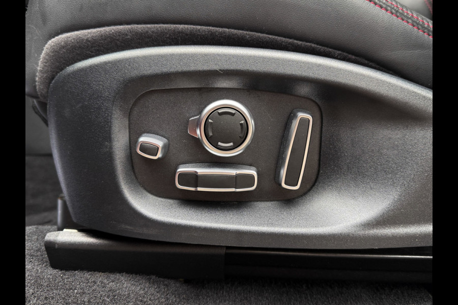 Jaguar E-Pace 2.0 P250 AWD First Edition Black Pack - Eerste eigenaar! R-dynamic, Cruise, Elek. verw. stoelen, Stuurverw. Airco!