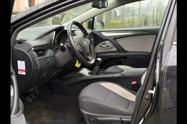 Toyota Avensis Touring Sports 1.8 VVT-i Aspiration | Afn. Trekhaak, Navi, Camera, Cruise, Climate | Dealeronderhouden |