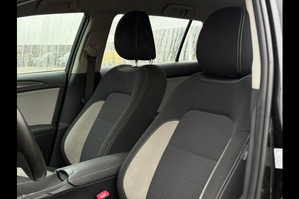Toyota Avensis Touring Sports 1.8 VVT-i Aspiration | Afn. Trekhaak, Navi, Camera, Cruise, Climate | Dealeronderhouden |