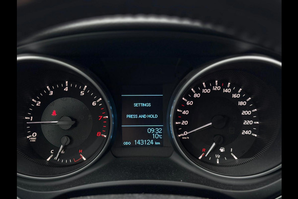 Toyota Avensis Touring Sports 1.8 VVT-i Aspiration | Afn. Trekhaak, Navi, Camera, Cruise, Climate | Dealeronderhouden |