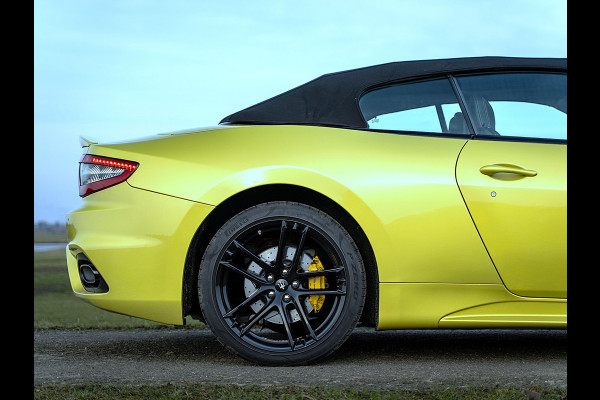 Maserati GranCabrio 4.7 Sport | AM Kleur | 1-1 | Carbon | Carplay