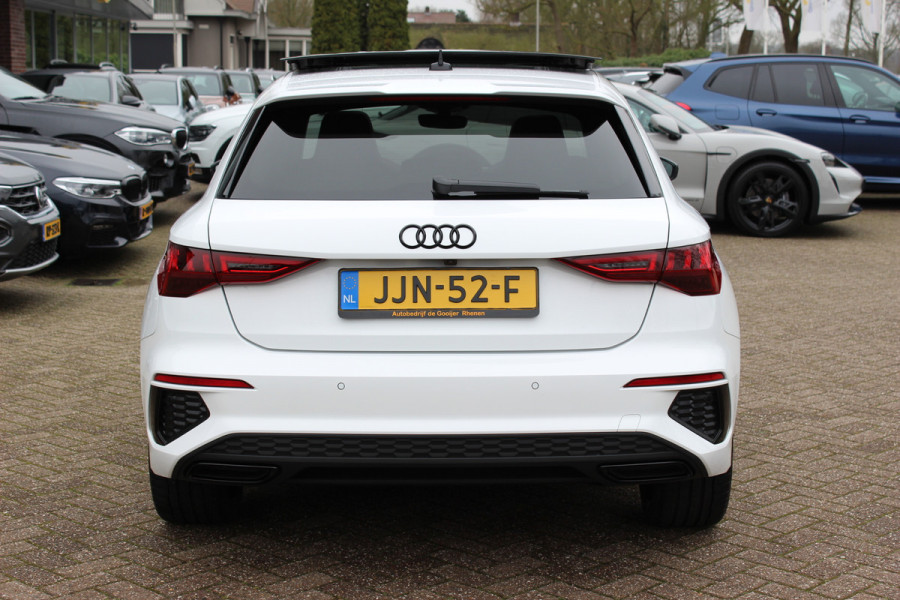 Audi A3 Sportback 45 TFSI e S edition Competition / Panoramadak  / Head-up / RS Seats / B&O / Elektr. stoelen / 19'' / CarPlay / Stoelmassage+Verwarming / Dodehoek / DAB / ACC