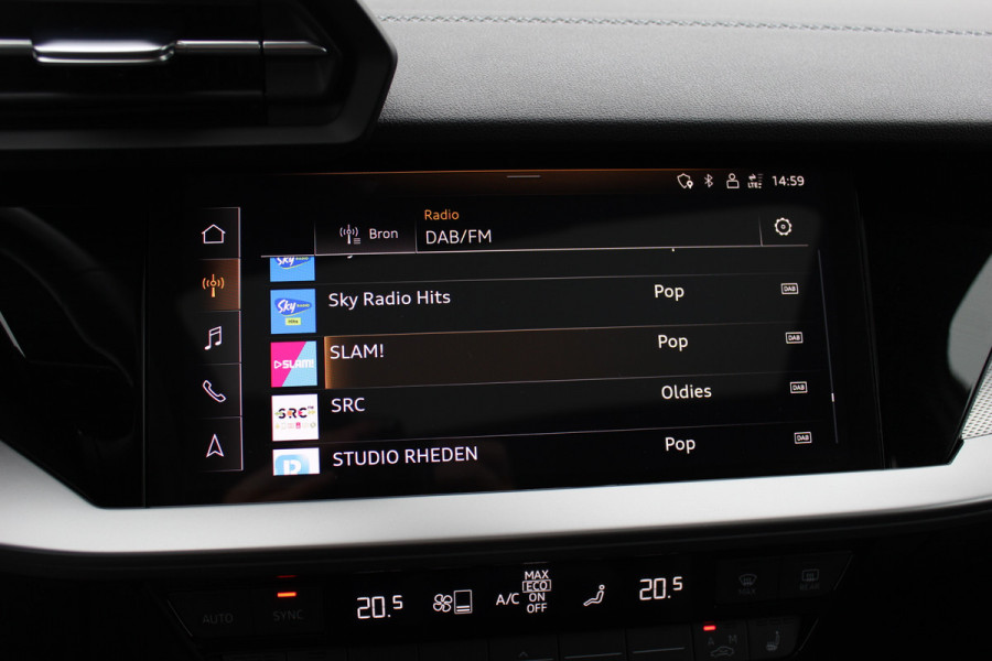 Audi A3 Sportback 45 TFSI e S edition Competition / Panoramadak  / Head-up / RS Seats / B&O / Elektr. stoelen / 19'' / CarPlay / Stoelmassage+Verwarming / Dodehoek / DAB / ACC