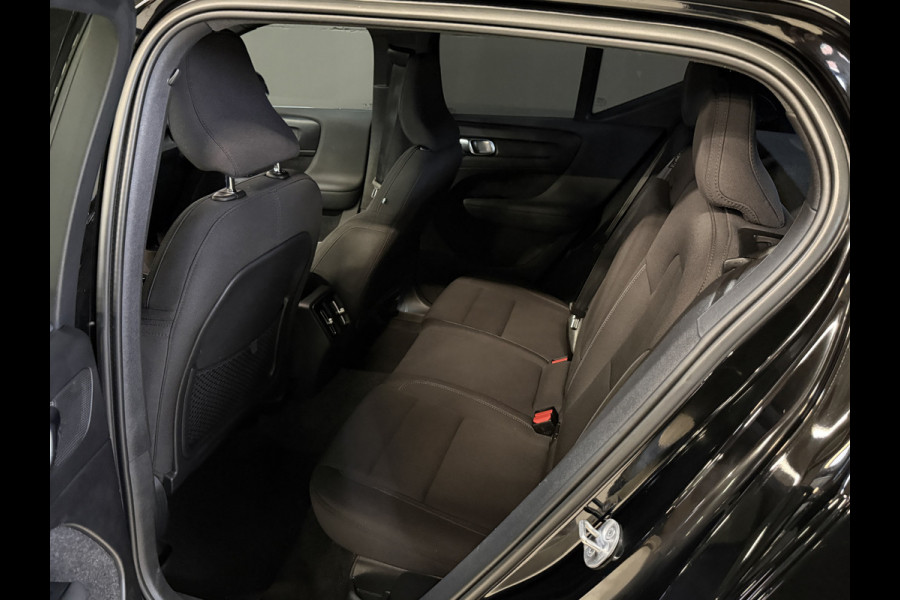 Volvo XC40 Recharge Core 70 kWh | SOH 91.5% | Apple Carplay | Trekhaak | Stoel/Stuurverw.