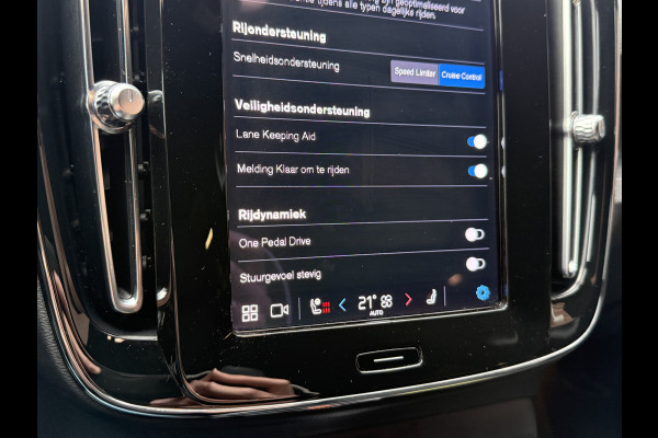 Volvo XC40 Recharge Core 70 kWh | SOH 91.5% | Apple Carplay | Trekhaak | Stoel/Stuurverw.