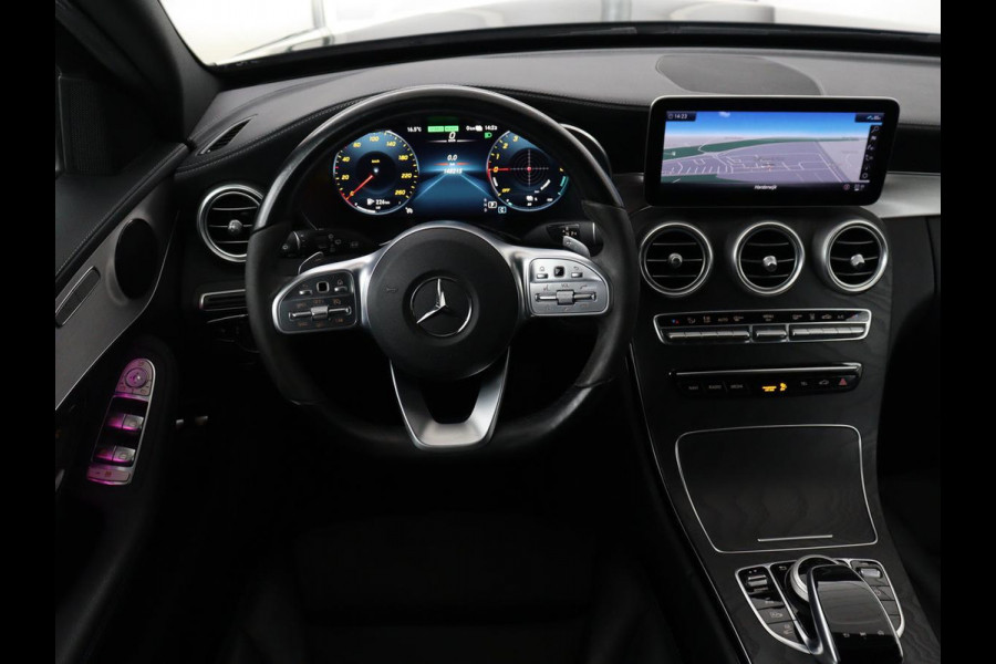Mercedes-Benz C-Klasse 300e AMG Limited | Panoramadak | 360 Camera | Stoelverwarming | Trekhaak | Carplay | Leder/Alcantara | Sfeerverlichting | Navigatie | Cruise control | Park Assist |