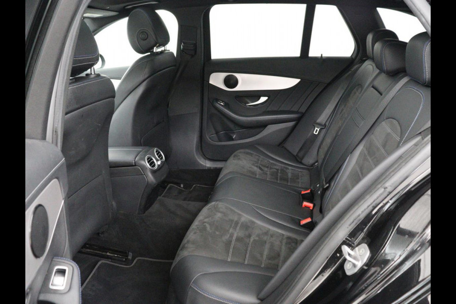Mercedes-Benz C-Klasse 300e AMG Limited | Panoramadak | 360 Camera | Stoelverwarming | Trekhaak | Carplay | Leder/Alcantara | Sfeerverlichting | Navigatie | Cruise control | Park Assist |
