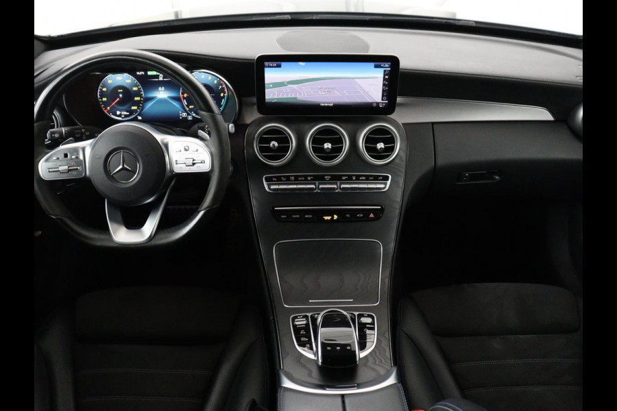 Mercedes-Benz C-Klasse 300e AMG Limited | Panoramadak | 360 Camera | Stoelverwarming | Trekhaak | Carplay | Leder/Alcantara | Sfeerverlichting | Navigatie | Cruise control | Park Assist |