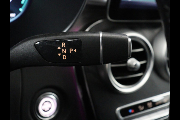 Mercedes-Benz C-Klasse 300e AMG Limited | Panoramadak | 360 Camera | Stoelverwarming | Trekhaak | Carplay | Leder/Alcantara | Sfeerverlichting | Navigatie | Cruise control | Park Assist |