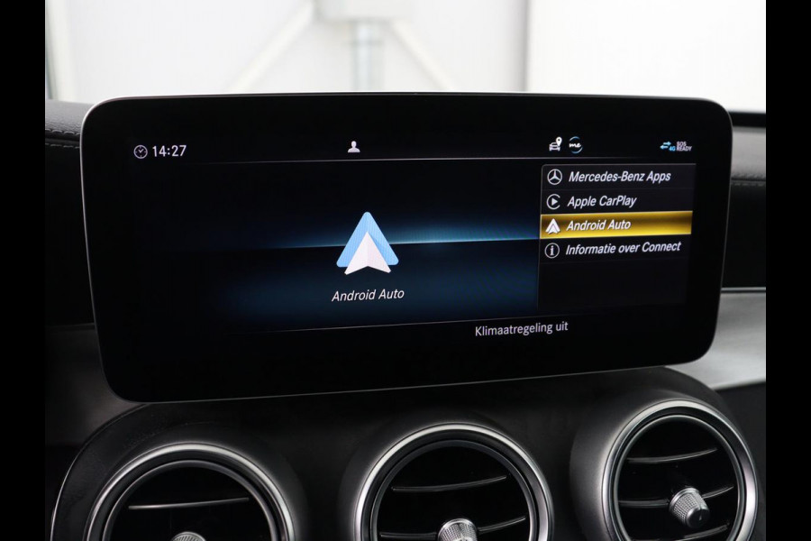 Mercedes-Benz C-Klasse 300e AMG Limited | Panoramadak | 360 Camera | Stoelverwarming | Trekhaak | Carplay | Leder/Alcantara | Sfeerverlichting | Navigatie | Cruise control | Park Assist |