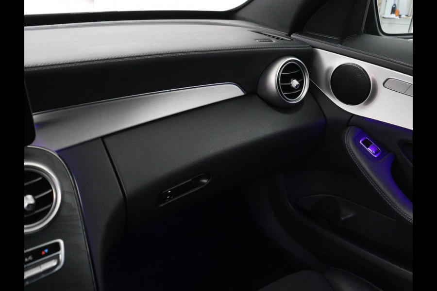 Mercedes-Benz C-Klasse 300e AMG Limited | Panoramadak | 360 Camera | Stoelverwarming | Trekhaak | Carplay | Leder/Alcantara | Sfeerverlichting | Navigatie | Cruise control | Park Assist |