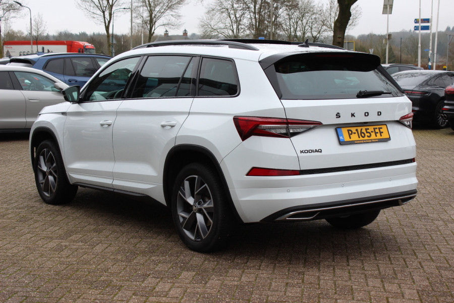 Škoda Kodiaq 1.5 TSI Sportline Business / Trekhaak / Panoramadak / Camera / Keyless / 20'' / CarPlay / Navigatie / Matrix LED / DAB / Stoelverwarming / Cruise Control