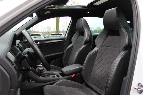 Škoda Kodiaq 1.5 TSI Sportline Business / Trekhaak / Panoramadak / Camera / Keyless / 20'' / CarPlay / Navigatie / Matrix LED / DAB / Stoelverwarming / Cruise Control