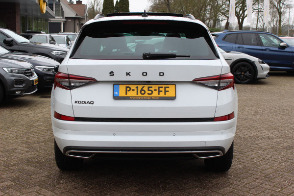 Škoda Kodiaq 1.5 TSI Sportline Business / Trekhaak / Panoramadak / Camera / Keyless / 20'' / CarPlay / Navigatie / Matrix LED / DAB / Stoelverwarming / Cruise Control