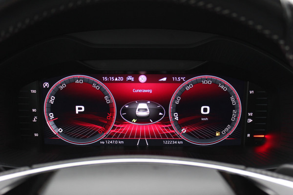 Škoda Kodiaq 1.5 TSI Sportline Business / Trekhaak / Panoramadak / Camera / Keyless / 20'' / CarPlay / Navigatie / Matrix LED / DAB / Stoelverwarming / Cruise Control