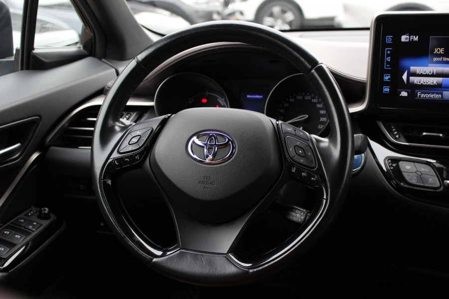 Toyota C-HR 1.8 Hybrid Executive / Trekhaak / Bruin leder / Camera / 18 inch / Led Koplampen / Stoelverwarming