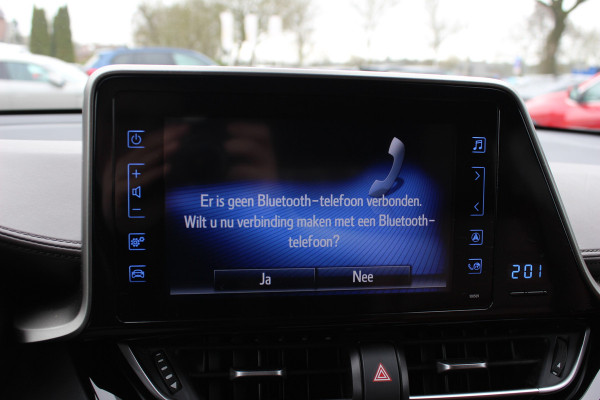 Toyota C-HR 1.8 Hybrid Executive / Trekhaak / Bruin leder / Camera / 18 inch / Led Koplampen / Stoelverwarming