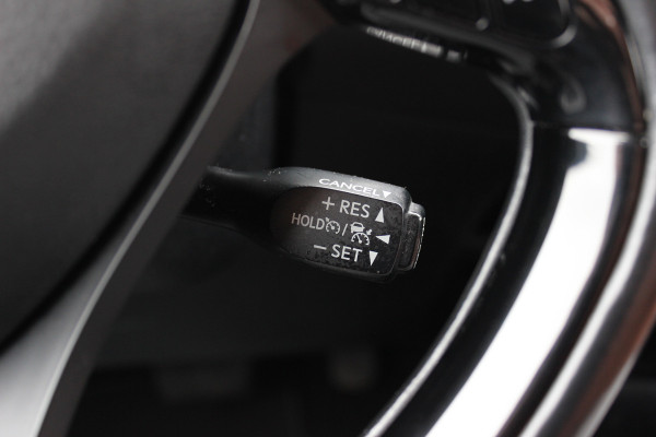 Toyota C-HR 1.8 Hybrid Executive / Trekhaak / Bruin leder / Camera / 18 inch / Led Koplampen / Stoelverwarming