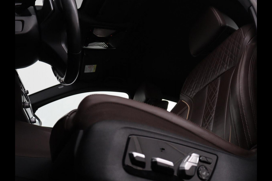 BMW 5 Serie 520i M Sport | Nappaleder | Head-Up | Stoelverwarming | Camera | Carplay | Sfeerverlichting | 20'' | Live Cockpit | Navigatie | Park Assist | Full LED