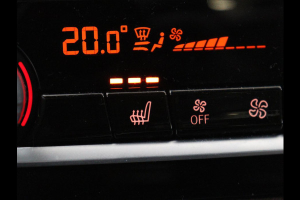 BMW 5 Serie 520i M Sport | Nappaleder | Head-Up | Stoelverwarming | Camera | Carplay | Sfeerverlichting | 20'' | Live Cockpit | Navigatie | Park Assist | Full LED