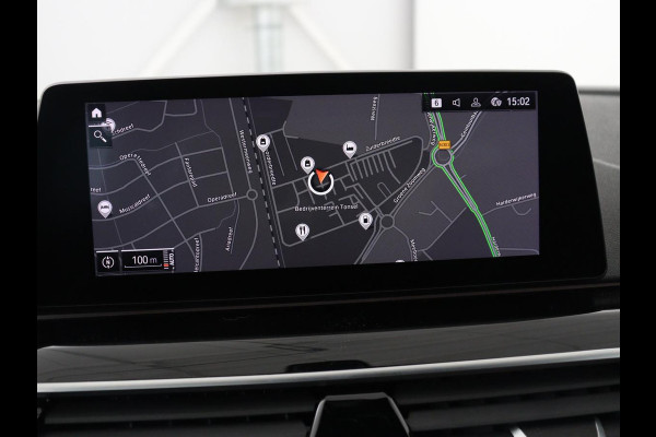 BMW 5 Serie 520i M Sport | Nappaleder | Head-Up | Stoelverwarming | Camera | Carplay | Sfeerverlichting | 20'' | Live Cockpit | Navigatie | Park Assist | Full LED
