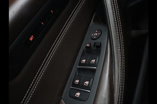 BMW 5 Serie 520i M Sport | Nappaleder | Head-Up | Stoelverwarming | Camera | Carplay | Sfeerverlichting | 20'' | Live Cockpit | Navigatie | Park Assist | Full LED
