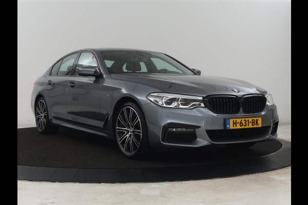 BMW 5 Serie 520i M Sport | Nappaleder | Head-Up | Stoelverwarming | Camera | Carplay | Sfeerverlichting | 20'' | Live Cockpit | Navigatie | Park Assist | Full LED