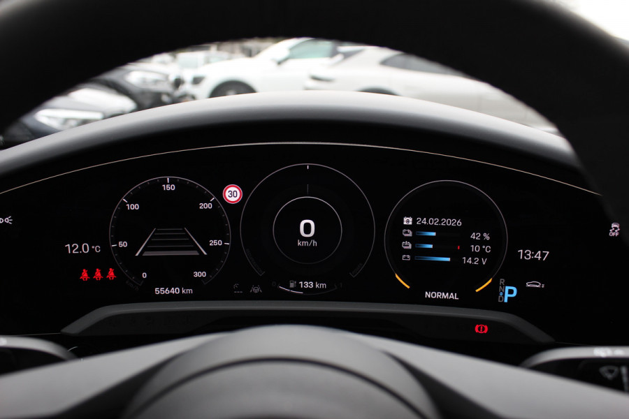 Porsche Taycan Sport Turismo 4S 93 kWh / Panoramadak / 360Camera / Head-up / Accu Performance+ / 21'' / Achterasbesturing / Luchtvering / Keyless / Stoel+Stuurverwarming / DAB / ACC