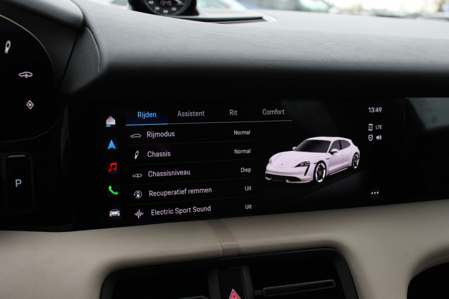 Porsche Taycan Sport Turismo 4S 93 kWh / Panoramadak / 360Camera / Head-up / Accu Performance+ / 21'' / Achterasbesturing / Luchtvering / Keyless / Stoel+Stuurverwarming / DAB / ACC