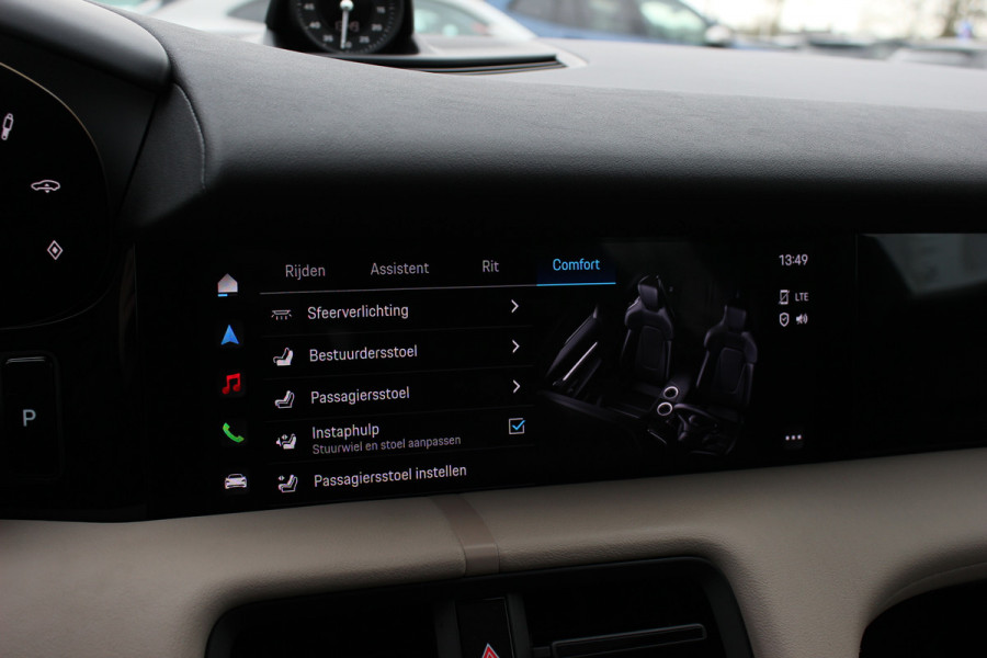 Porsche Taycan Sport Turismo 4S 93 kWh / Panoramadak / 360Camera / Head-up / Accu Performance+ / 21'' / Achterasbesturing / Luchtvering / Keyless / Stoel+Stuurverwarming / DAB / ACC