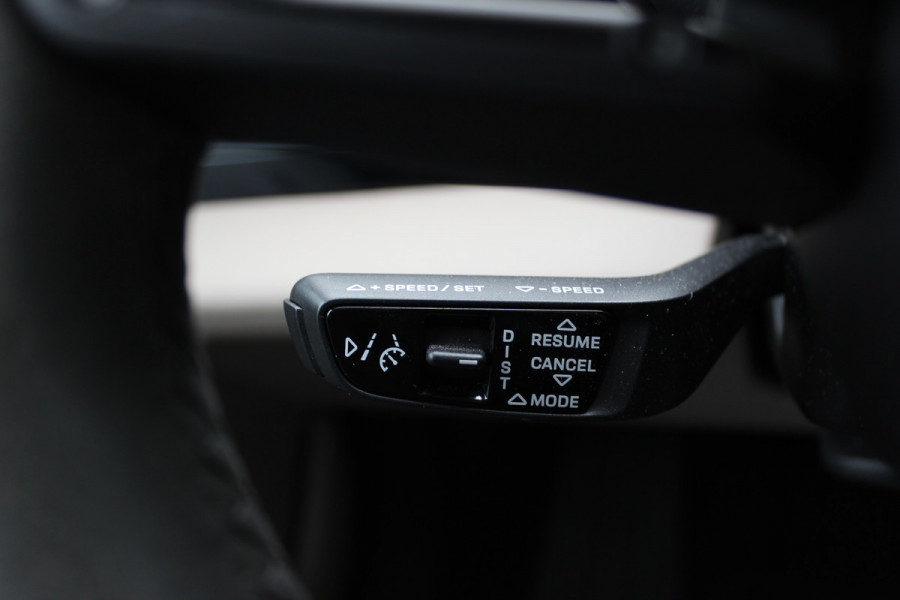 Porsche Taycan Sport Turismo 4S 93 kWh / Panoramadak / 360Camera / Head-up / Accu Performance+ / 21'' / Achterasbesturing / Luchtvering / Keyless / Stoel+Stuurverwarming / DAB / ACC