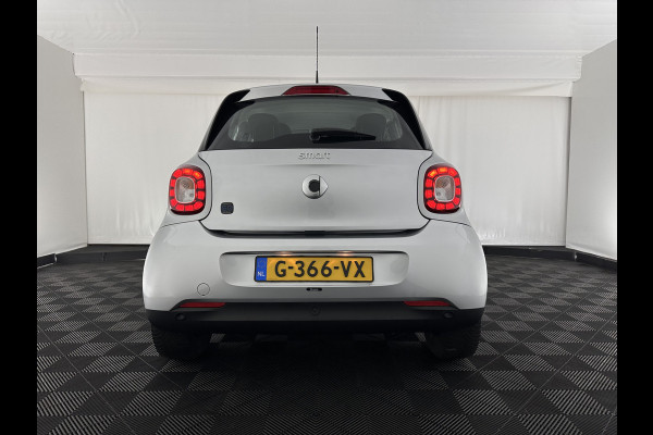 Smart Forfour EQ Business Solution 18 kWh [ 3-Fase ] {SOH-89%} (INCL-BTW) Aut. *NAVI-FULLMAP | LEATHER | ECC | CRUISE | HEATED-COMFORT-SEATS | 15"ALU*