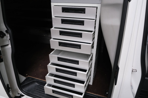 Volkswagen Transporter 2.0 TDI L2H1 - N.A.P. Airco, Cruise, Trekhaak.