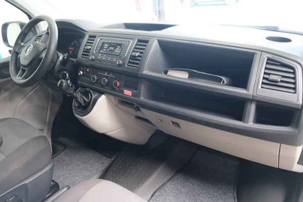 Volkswagen Transporter 2.0 TDI L2H1 - N.A.P. Airco, Cruise, Trekhaak.