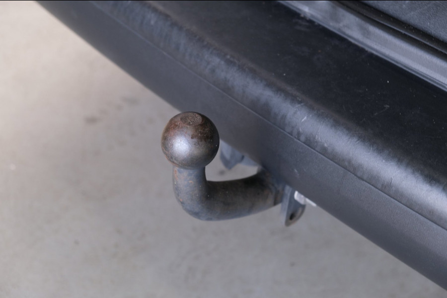 Volkswagen Transporter 2.0 TDI L2H1 - N.A.P. Airco, Cruise, Trekhaak.