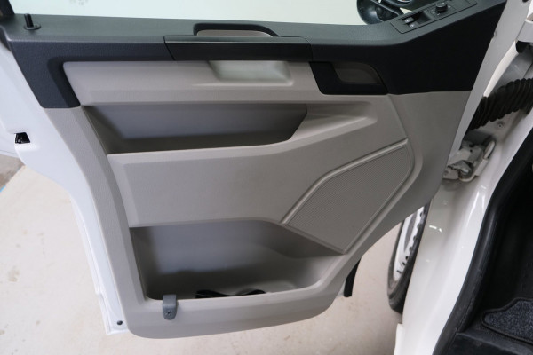 Volkswagen Transporter 2.0 TDI L2H1 - N.A.P. Airco, Cruise, Trekhaak.