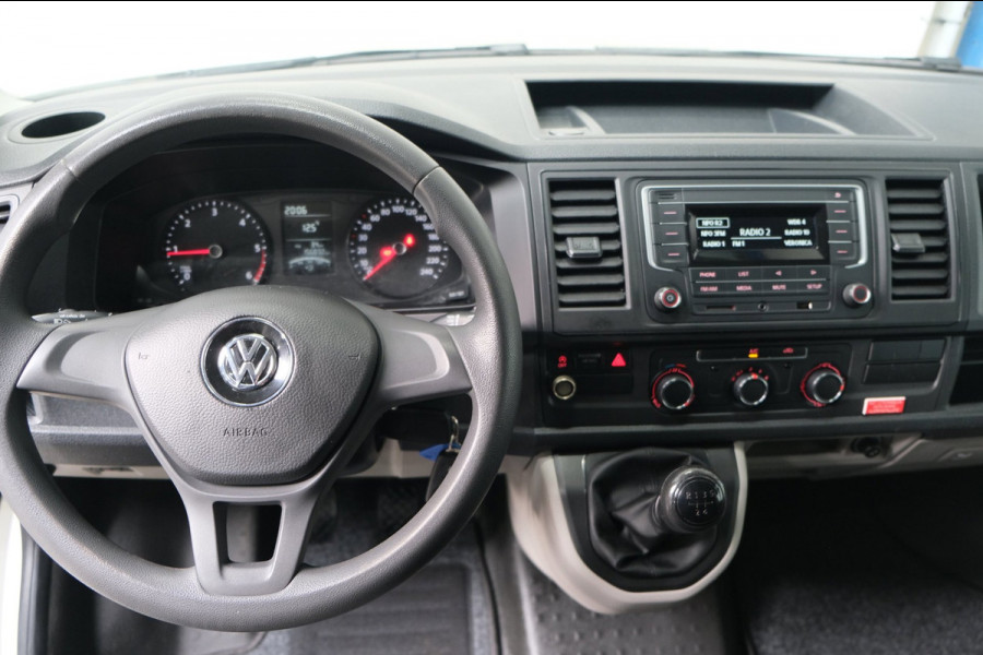 Volkswagen Transporter 2.0 TDI L2H1 - N.A.P. Airco, Cruise, Trekhaak.