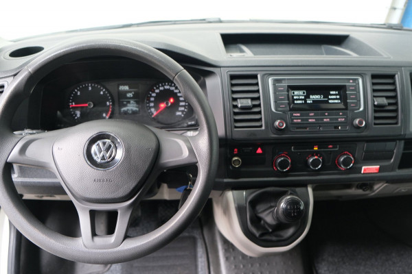 Volkswagen Transporter 2.0 TDI L2H1 - N.A.P. Airco, Cruise, Trekhaak.