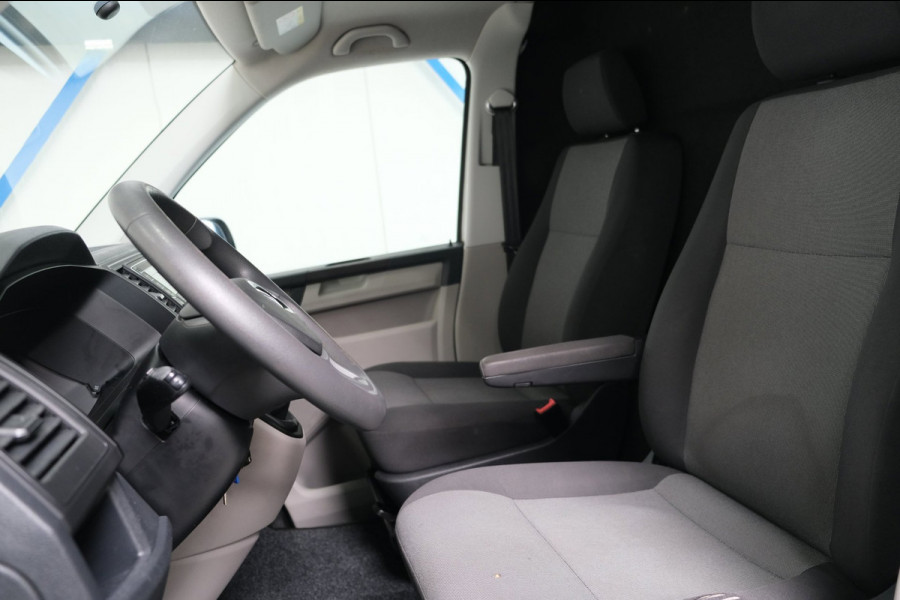 Volkswagen Transporter 2.0 TDI L2H1 - N.A.P. Airco, Cruise, Trekhaak.