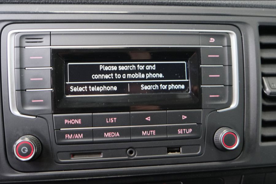 Volkswagen Transporter 2.0 TDI L2H1 - N.A.P. Airco, Cruise, Trekhaak.